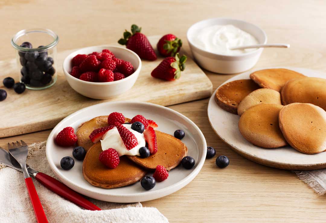 Pikelets With Yoghurt And Berries