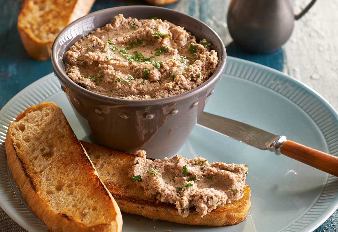 Mushroom, thyme, pecan and Brazil nut dip